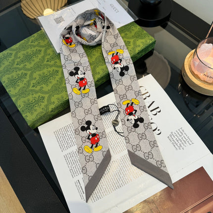 GUCCI 26S TWILLY SCARF 90 IN SILK 225239