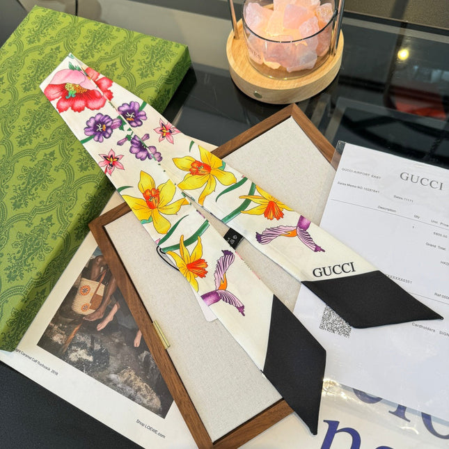 GUCCI 26S TWILLY SCARF 120 IN SILK 280931