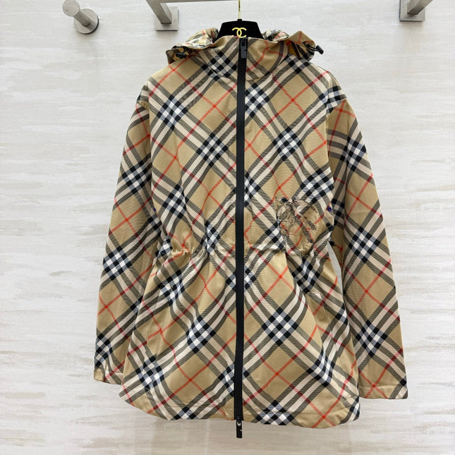 BURBERRY 26S HOODED WINDBREAKER 518