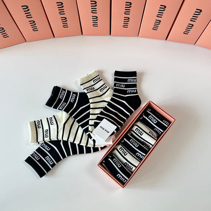 MIUMIU 26S ANKLE SOCKS 417741 (1 BOX)