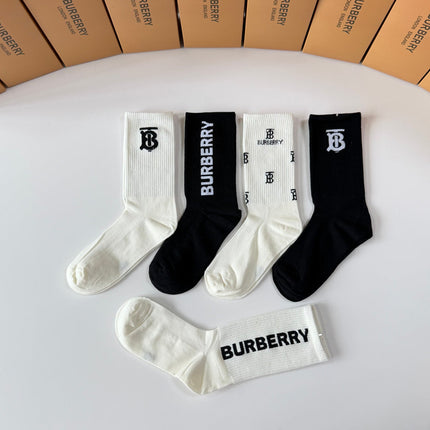 BURBERRY 26S CREW SOCKS 417742 (1 BOX)