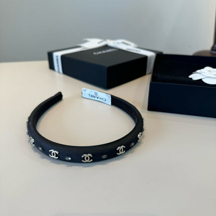 CHANEL 26S HEADBAND IN BLACK LEATHER 503043