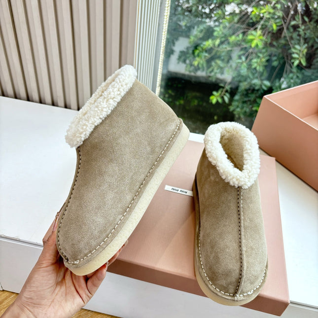 MIUMIU 26S ANKLE BOOTS IN BEIGE SUEDE AND SHEARLING