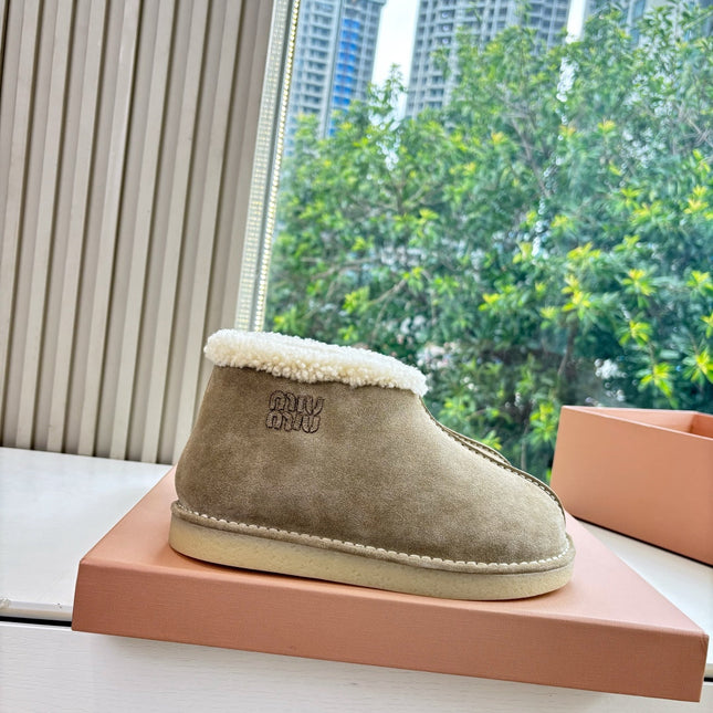 MIUMIU 26S ANKLE BOOTS IN BEIGE SUEDE AND SHEARLING