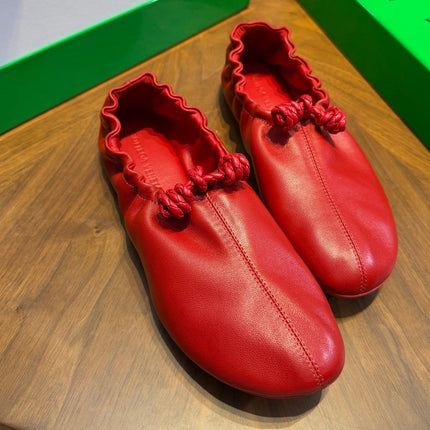 BOTTEGA VENETA 26S BALLET FLATS IN RED LAMBSKIN WITH KNOT DETAIL