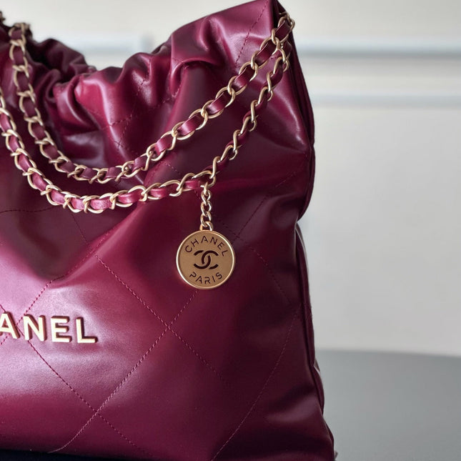 CHANEL 26S 22 BAG 42 IN BURGUNDY QUILTED SHINY CALFSKIN