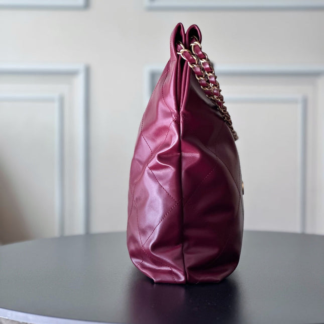 CHANEL 26S 22 BAG 42 IN BURGUNDY QUILTED SHINY CALFSKIN