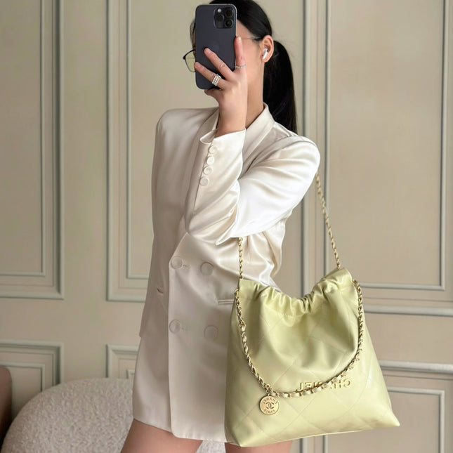 CHANEL 26S 22 BAG 42 IN PASTEL YELLOW QUILTED SHINY CALFSKIN