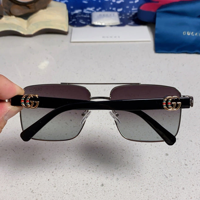GUCCI 26S SQUARE FRAME IN METAL 426393