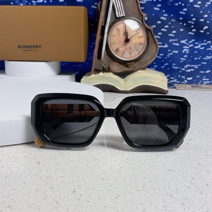 BURBERRY 26S RECTANGLE FRAME IN ACETATE 516291