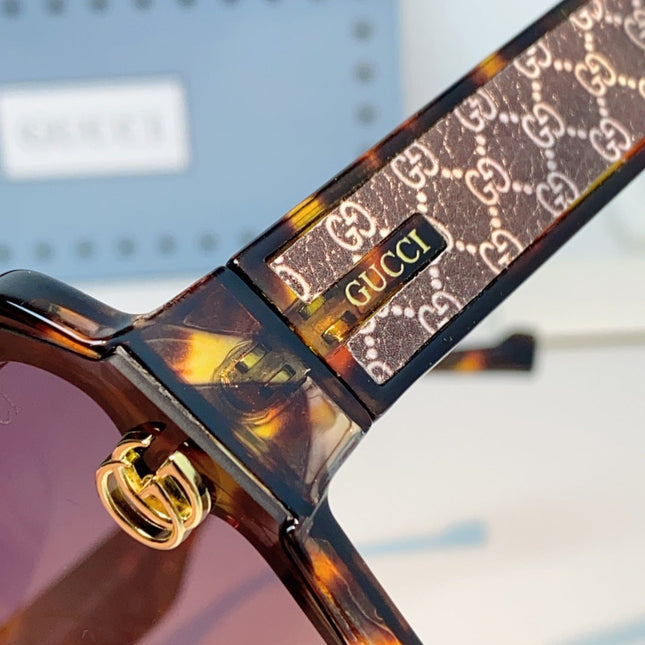 GUCCI 26S OVERSIZED SQUARE FRAME IN ACETATE 424518