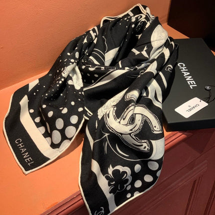 CHANEL 26S SCARF 140 IN SILK AND CASHMERE 510992