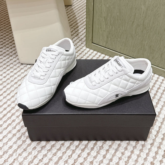 CHANEL 25S SNEAKERS IN WHITE CALFSKIN AND SUEDE