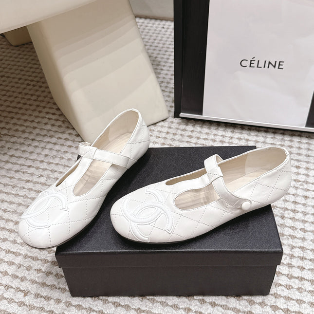 CHANEL 26S MARY JANE FLATS IN WHITE LAMBSKIN WITH CC LOGO