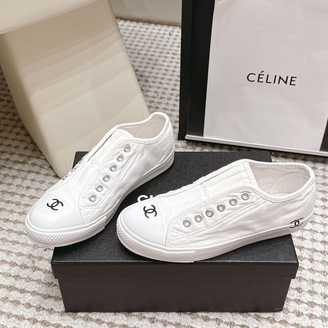 CHANEL 26S SNEAKERS IN WHITE CANVAS