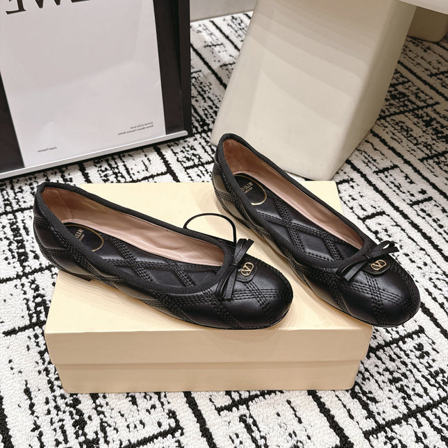 VALENTINO 26S QUILTED BALLET FLATS IN BLACK LAMBSKIN