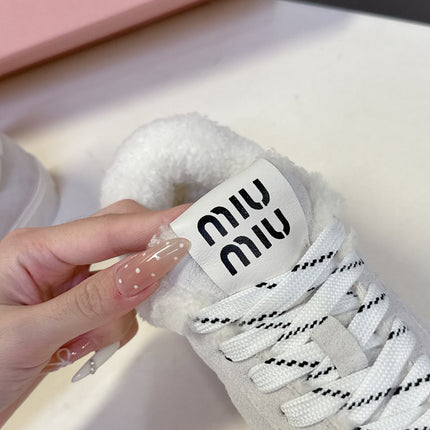 MIUMIU 25S SNEAKERS IN WHITE SUEDE WITH SHEARLING