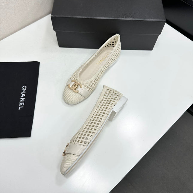 CHANEL 26S TOE FLATS IN WHITE MESH FABRIC