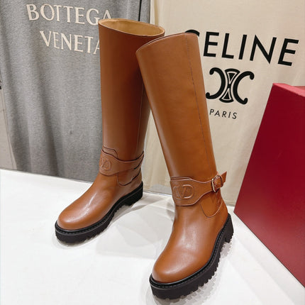 VALENTINO 26S KNEE HIGH BOOTS IN CAMEL BROWN CALFSKIN WITH LOGO STRAP