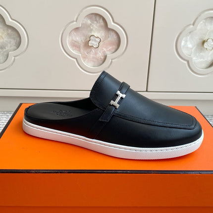HM 25S MULES IN BLACK LAMBSKIN WITH SILVER HARDWARE
