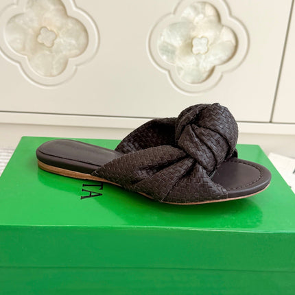 BOTTEGA VENETA 26S BOW KNOT SANDALS IN DARK BROWN LAMBSKIN
