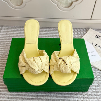 BOTTEGA VENETA 26S BOW KNOT HEEL SANDALS 90 MM IN LIGHT YELLOW LAMBSKIN
