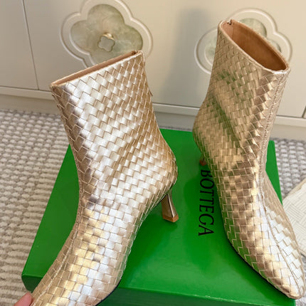 BOTTEGA VENETA 26S ANKLE BOOTS 45 MM IN METALLIC GOLD BRAIDED LAMBSKIN