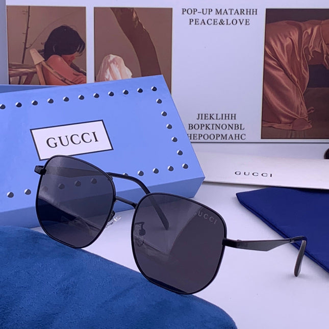 GUCCI 26S SQUARE FRAME IN METAL 424710