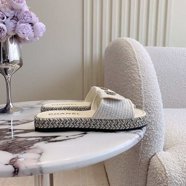 PLATFORM SLIPPERS IN WHITE WOOL AND LAMBSKIN