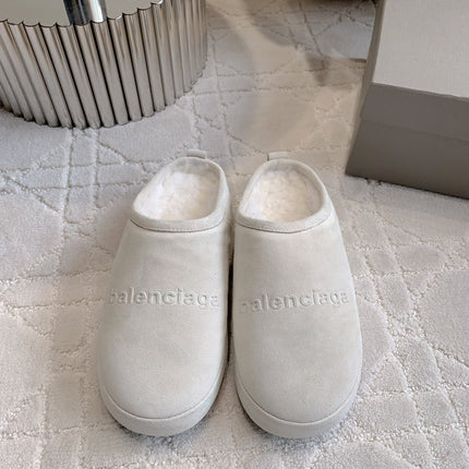 ALASKA SLIPPER IN WHITE SUEDE