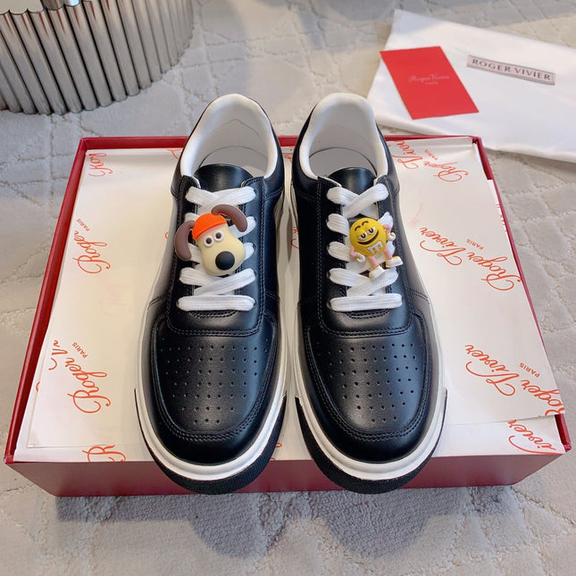 VIV' SKATE SNEAKERS IN BLACK CALFSKIN CARTOON CHARMS
