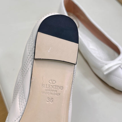 VLTN CLASSIC BALLET FLATS 25S IN WHITE CALFSKIN WITH BOW