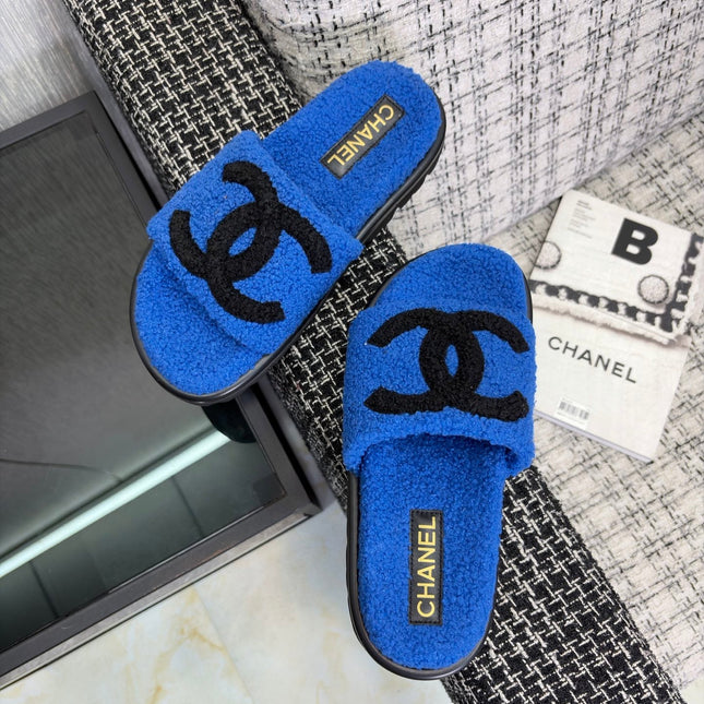 CHANEL 26S SLIDE SANDALS IN BLACK AND BLUE SHEARLING OPEN TOE