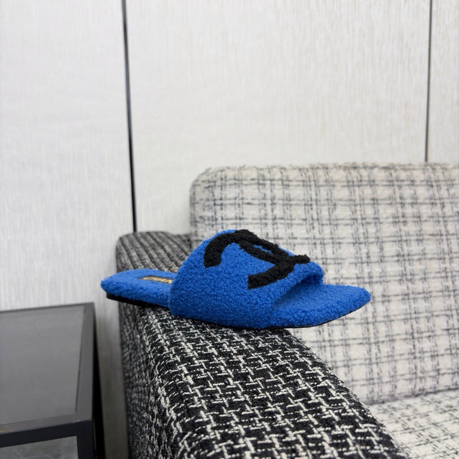 CHANEL 26S SLIDE SANDALS IN BLACK AND BLUE SHEARLING SQUARE TOE
