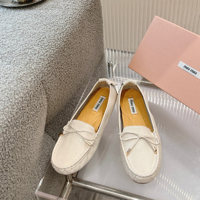 SLIP-ON HAND-SEWN SHOES WHITE CREAM COWHIDE WITH BOW