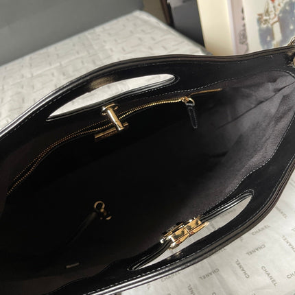 CC MEDIUM 36 SHOPPING BAG IN BLACK CALFSKIN
