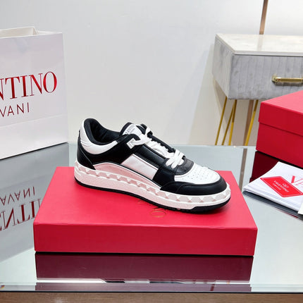 VALENTINO 25S GARAVANI FREEDOTS SNEAKERS IN WHITE MIX BLACK LAMBSKIN