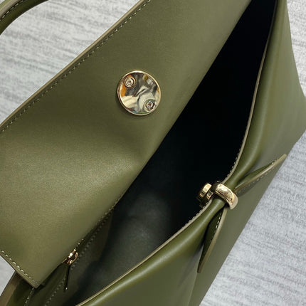 DIOR 26S LARGE CIGALE BAG 33 IN OLIVE GREEN SMOOTH CALFSKIN GOLD HARDWARE