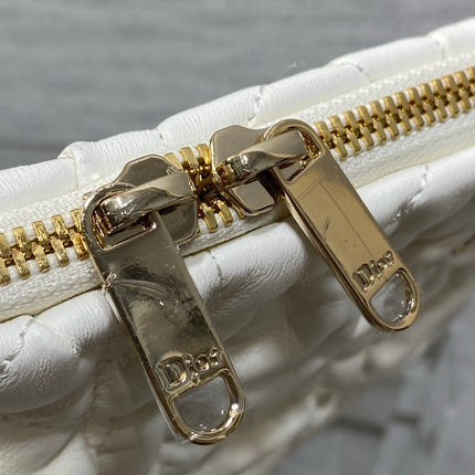 DIOR 26S MILLY-LA-FORET BAG 33 IN WHITE PUFFY MACROCANNAGE CALFSKIN GOLD HARDWARE