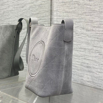 DIOR 26S MEDAILLON BUCKET BAG 25 IN LIGHT GREY SUEDE SILVER HARDWARE