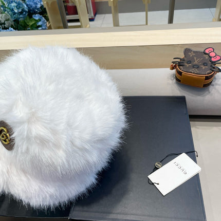 BUCKET HAT IN WHITE FOX FUR 404750