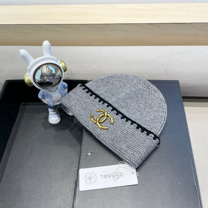 KNIT HAT IN SHADOW GRAY WOOL 424301