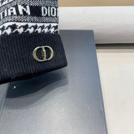 KNITTED BEANIE HAT IN BLACK CASHMERE WOOL 422481