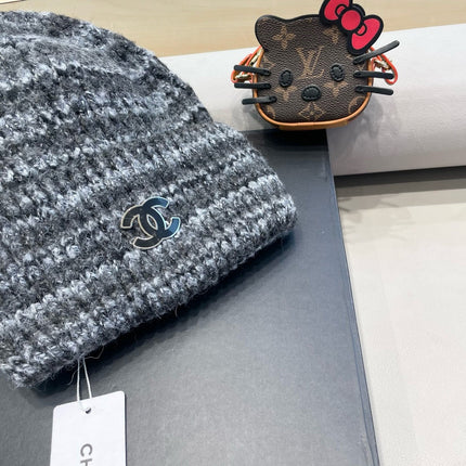 STRIPED KNITTED HAT IN DARK GRAY WOOL 424516