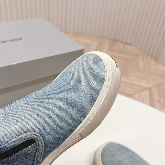 SLIP-ON SNEAKERS GRAFFITI IN LIGHT BLUE DENIM
