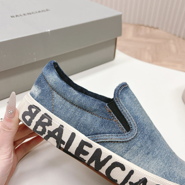 SLIP-ON SNEAKERS GRAFFITI IN LIGHT BLUE DENIM