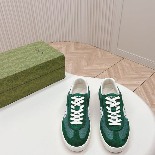 SNEAKER WITH INTERLOCKING G IN GREEN FOREST SUEDE AND MESH