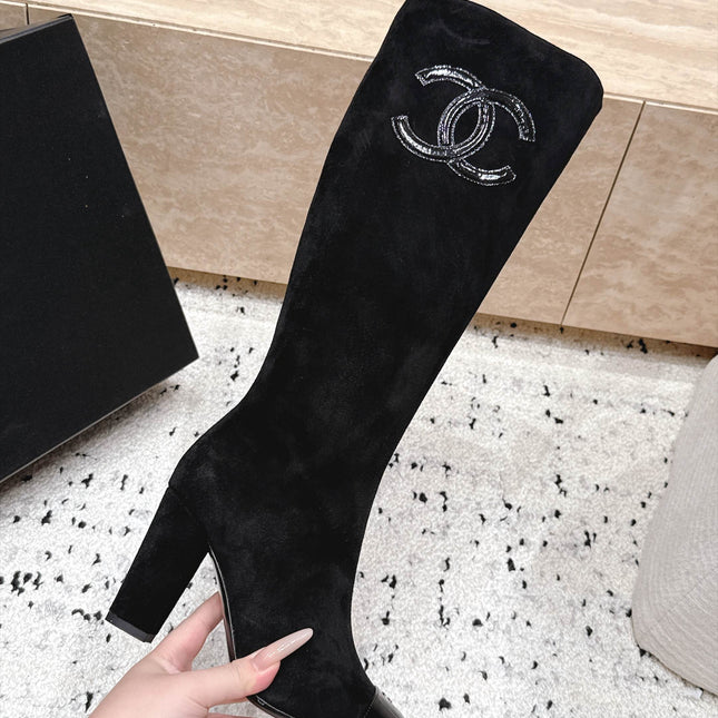 CHANEL 26S KNEE HIGH BOOTS 90 MM IN BLACK SUEDE AND PATENT
