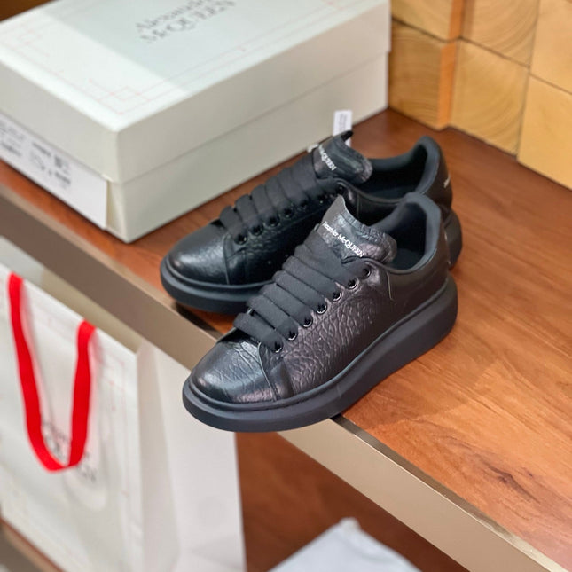 OVERSIZED SNEAKERS IN BLACK TEXTURED LAMBSKIN