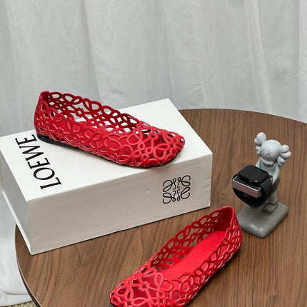 LOEWE 26S ANAGRAM CUT OUT BALLET FLATS IN RED CALFSKIN
